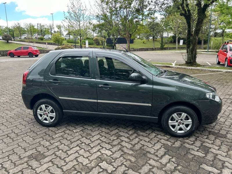 FIAT - PALIO - 2011/2012 - Cinza - R$ 27.800,00