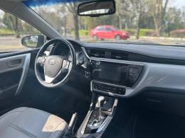 TOYOTA - COROLLA - 2017/2018 - Preta - R$ 101.300,00