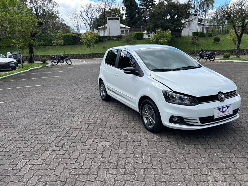 VOLKSWAGEN - FOX - 2019/2020 - Branca - R$ 62.500,00