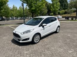 FORD - FIESTA - 2016/2017 - Branca - R$ 60.900,00