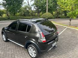 RENAULT - SANDERO - 2013/2014 - Preta - R$ 42.900,00