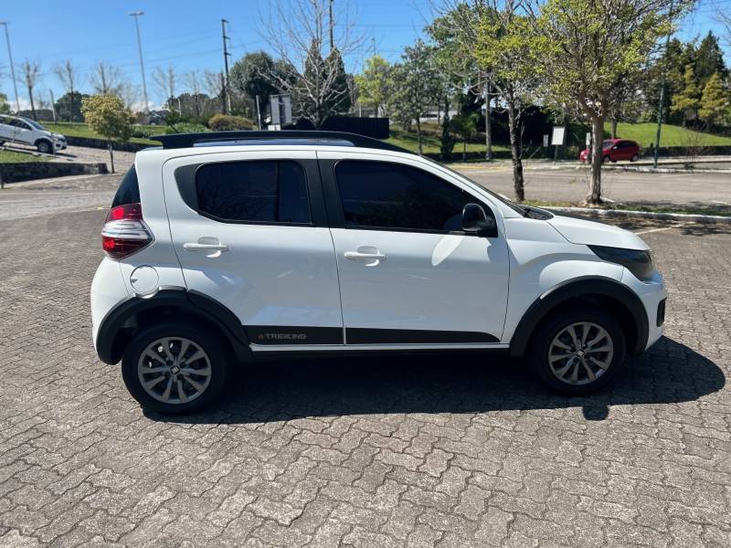 FIAT - MOBI - 2021/2021 - Branca - R$ 56.900,00