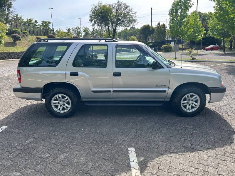 CHEVROLET - BLAZER - 2021/2001 - Prata - R$ 39.800,00