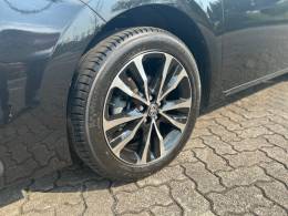 TOYOTA - COROLLA - 2017/2018 - Preta - R$ 99.800,00