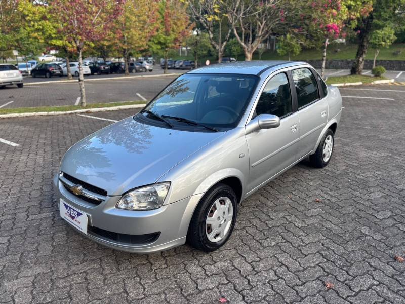 CHEVROLET - CLASSIC - 2013/2014 - Prata - R$ 29.600,00