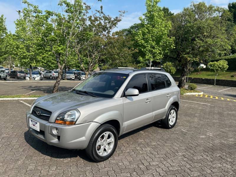 HYUNDAI - TUCSON - 2009/2010 - Prata - R$ 39.900,00