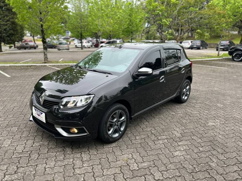 RENAULT - SANDERO - 2016/2017 - Preta - R$ 52.800,00