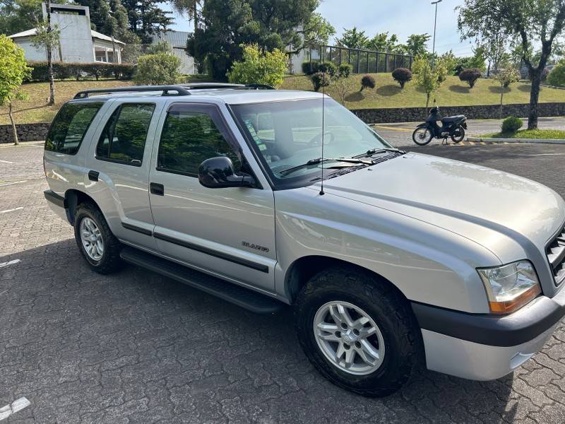 CHEVROLET - BLAZER - 2021/2001 - Prata - R$ 39.800,00