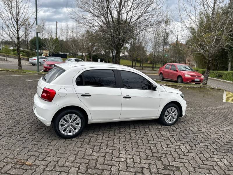 VOLKSWAGEN - GOL - 2020/2021 - Branca - R$ 56.600,00