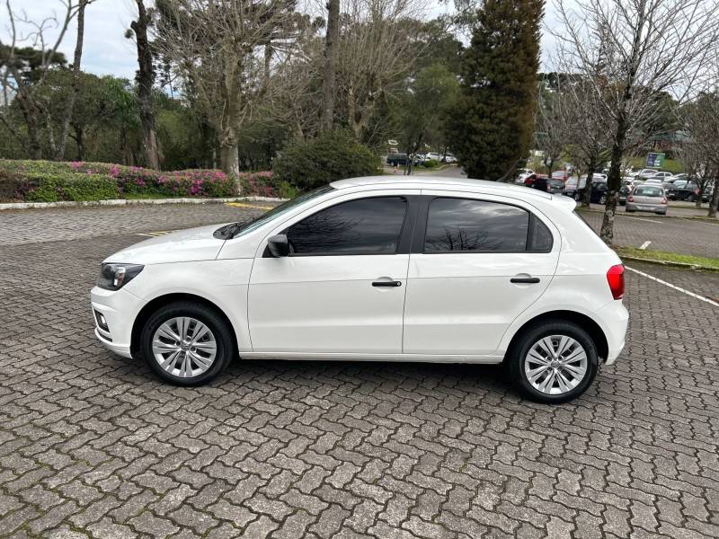 VOLKSWAGEN - GOL - 2020/2021 - Branca - R$ 56.600,00