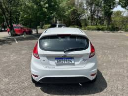 FORD - FIESTA - 2016/2017 - Branca - R$ 60.900,00