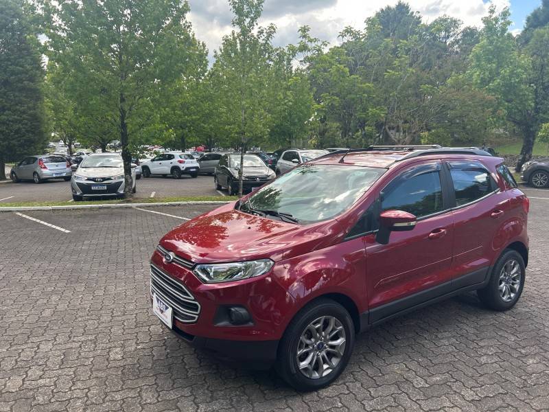 FORD - ECOSPORT - 2016/2017 - Vermelha - R$ 61.900,00