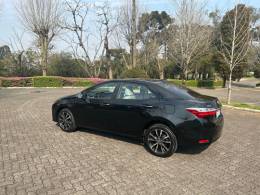 TOYOTA - COROLLA - 2017/2018 - Preta - R$ 99.800,00