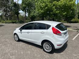 FORD - FIESTA - 2016/2017 - Branca - R$ 60.900,00