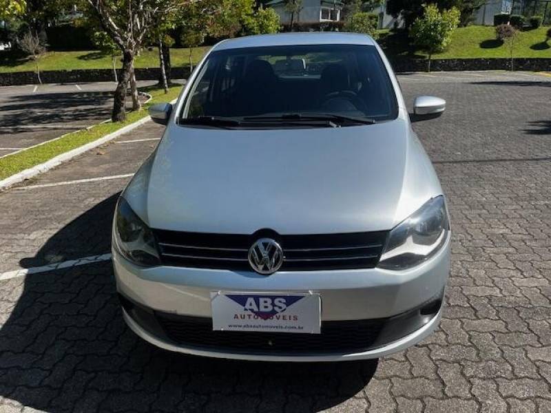 VOLKSWAGEN - FOX - 2010/2011 - Prata - R$ 36.700,00