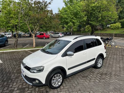 VOLKSWAGEN SPACE CROSS 2014