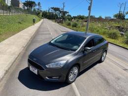 FORD - FOCUS - 2017/2018 - Cinza - R$ 61.800,00