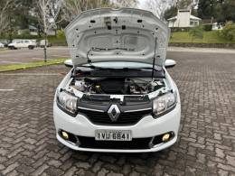 RENAULT - SANDERO - 2014/2015 - Branca - R$ 42.600,00